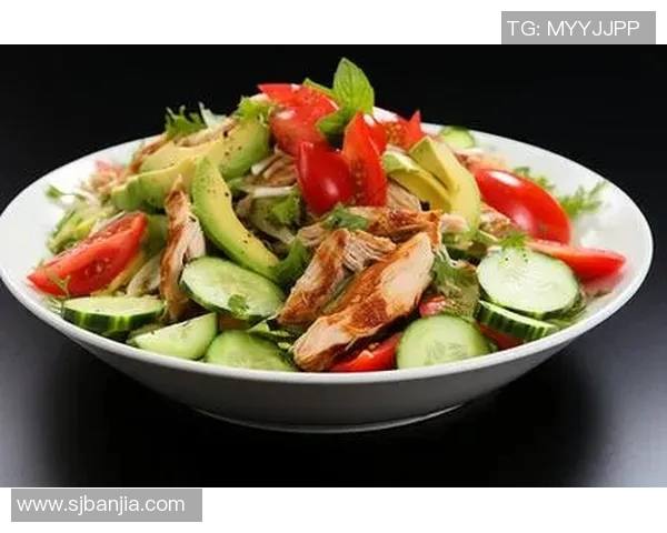 足球明星与美味鸡肉的精彩瞬间高清图片分享